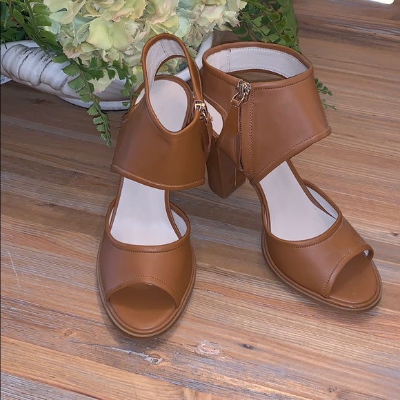 NWT Kenneth Cole Blocked Heeled Sandal - Picture 2 of 5